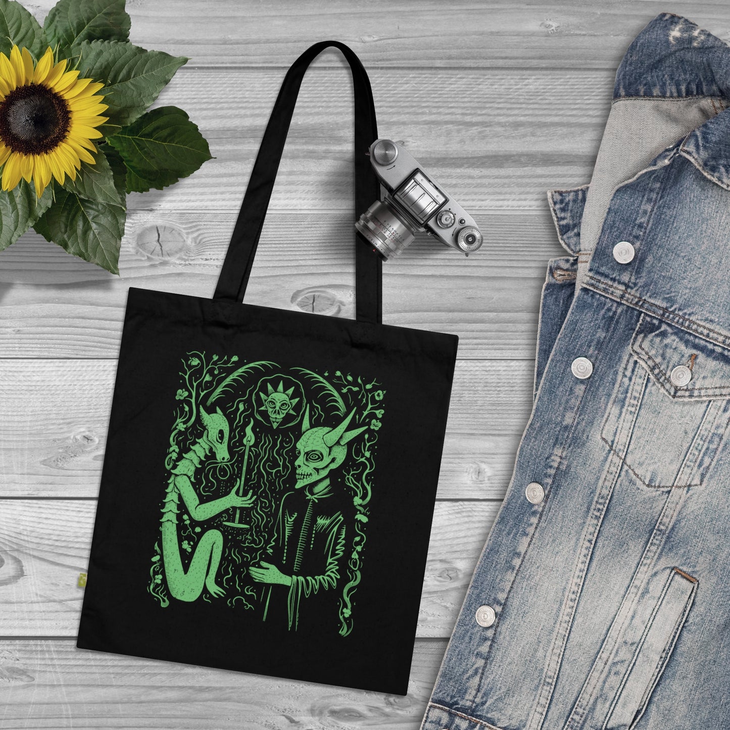 Tote Bag Pact with the Devil in Green - Frogos Design